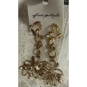 Freepeople Xavier Heart Flower Gold Dangle Earrings Stud‎ NWT